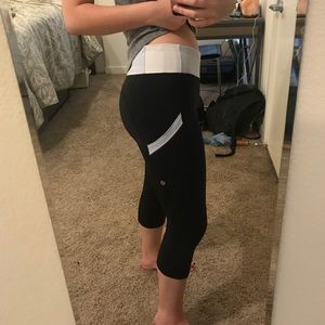 Lululemon crops size 6 (small )